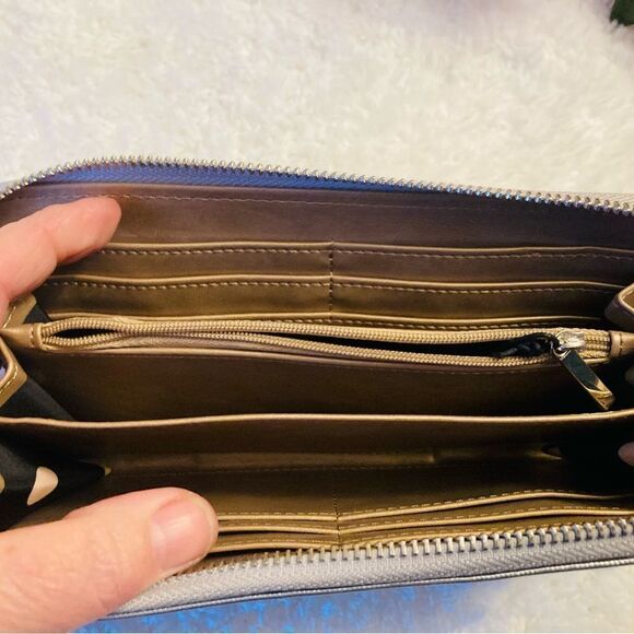 Anne Klein NWT Silver Metallic Wallet - Picture 9 of 11